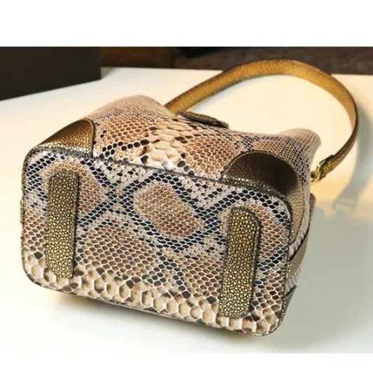 Blanche - Crossbody Bucket Bag