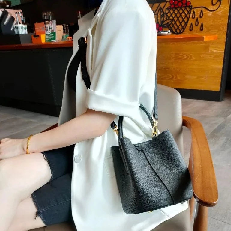Camilla - Elegant Shoulder Bag