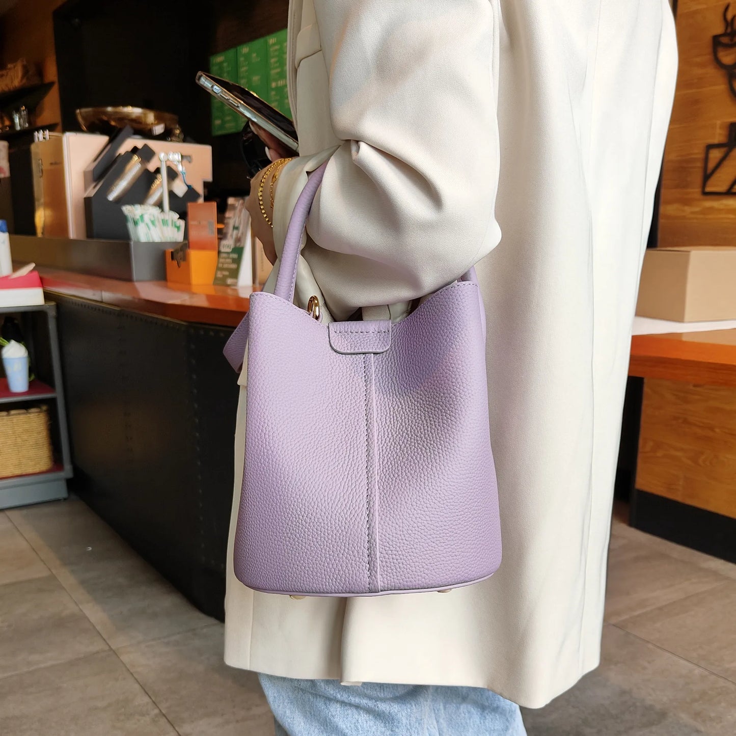 Camilla - Elegant Shoulder Bag