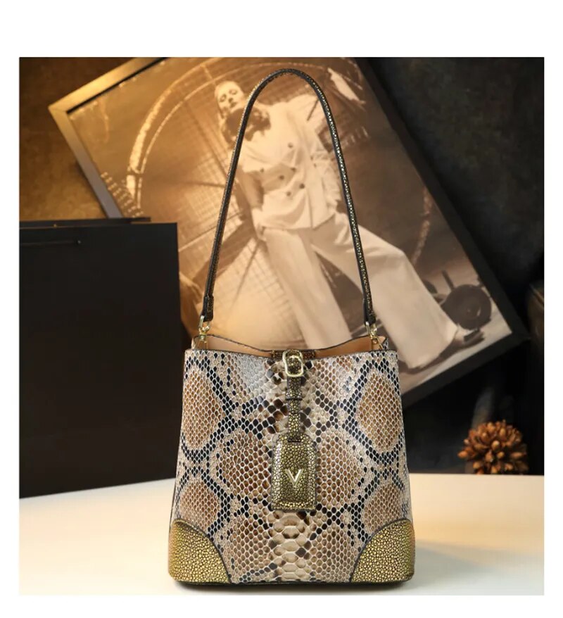 Blanche - Crossbody Bucket Bag