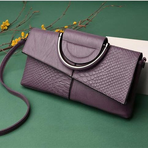 Linda - Elegant Clutch