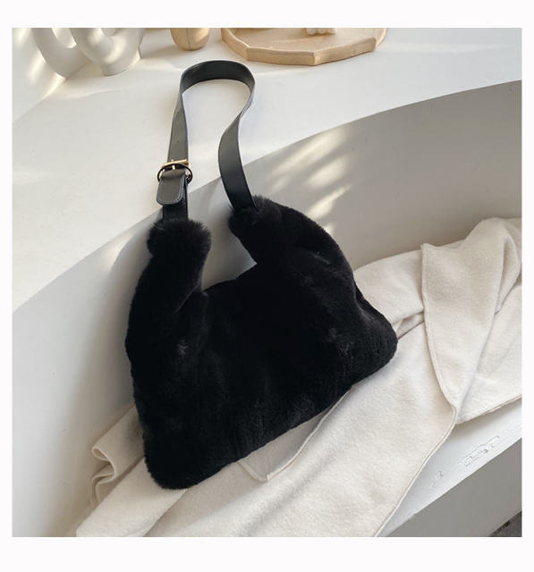 Jasmine - Fur Handbag